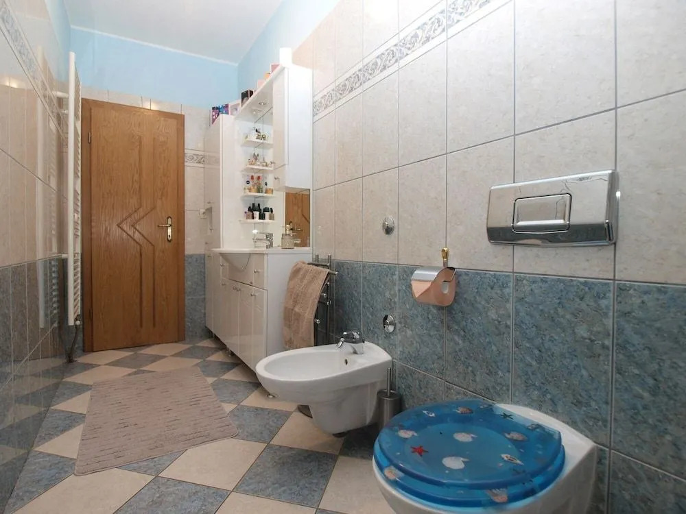 Apartment 1800