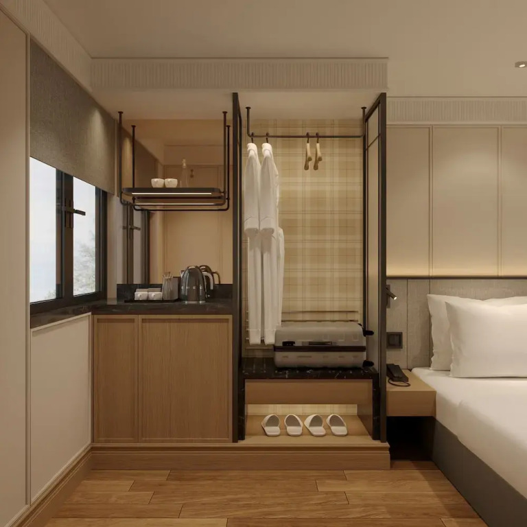Hoan Kiem Legend Ha Noi Hotel