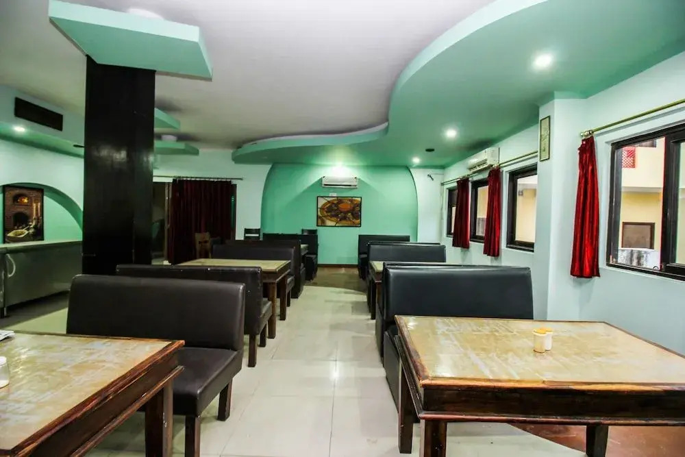 OYO Flagship 22531 C Scheme Ashok Nagar