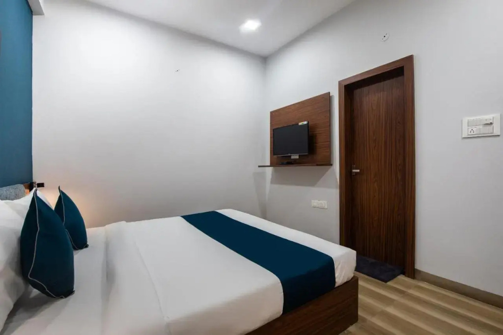 Hotel Ballfin Indore