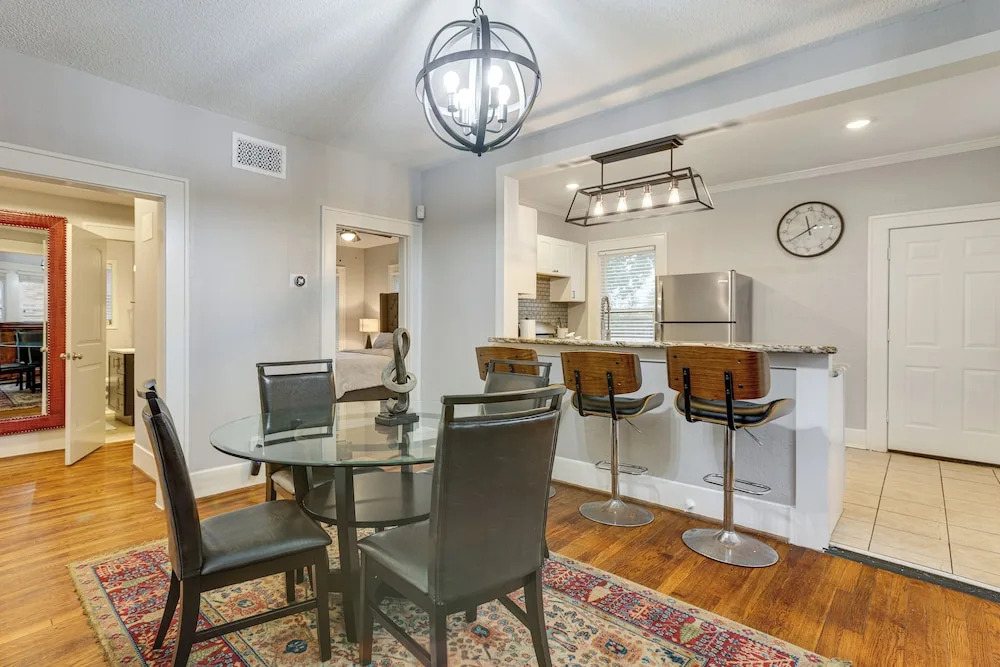 1 Mi to Hermann Park: Houston Apt w/ Shared Yard