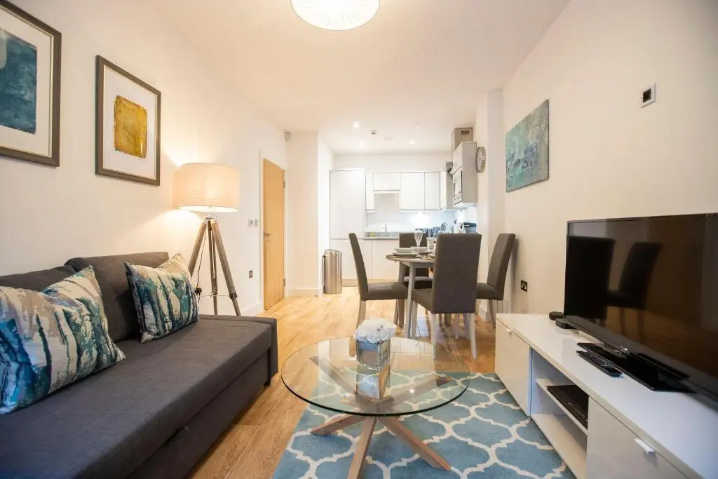Urban Living's - The King Edward II Luxury Apartment in the heart of Windsor
