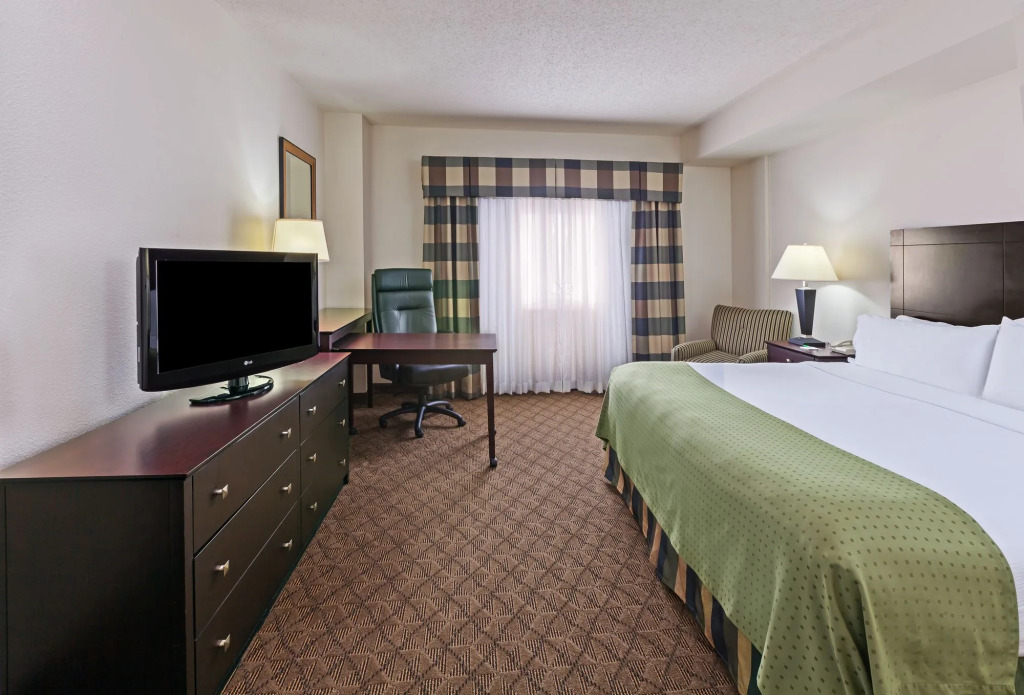 Holiday Inn Springdale-Fayetteville Area by IHG