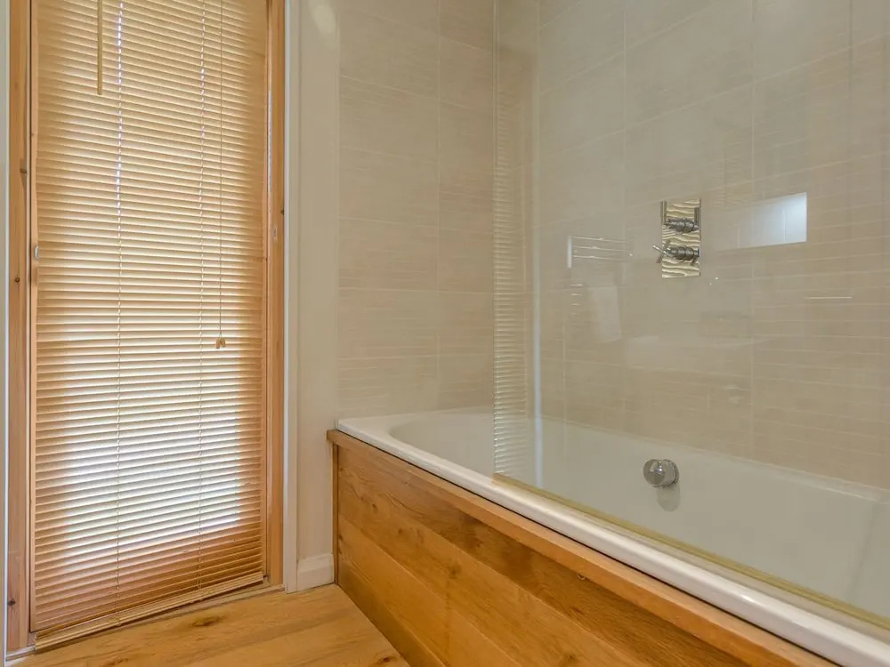5 Lake View, Looe