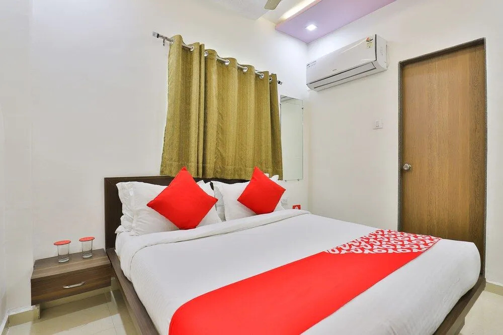 OYO 22374 Hotel Navjivan