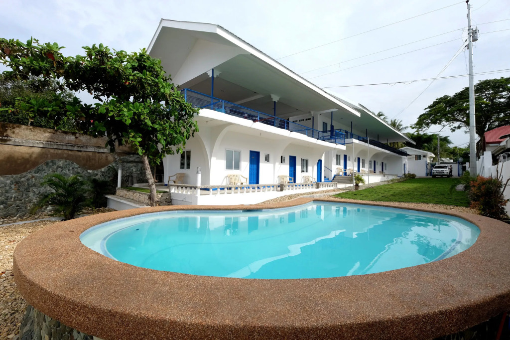 Pescadores Suites Moalboal