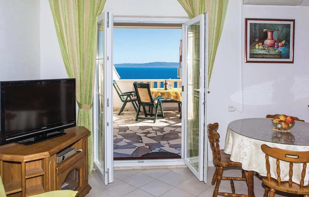 Awesome Home in Okrug Gornji With Wifi and 3 Bedrooms