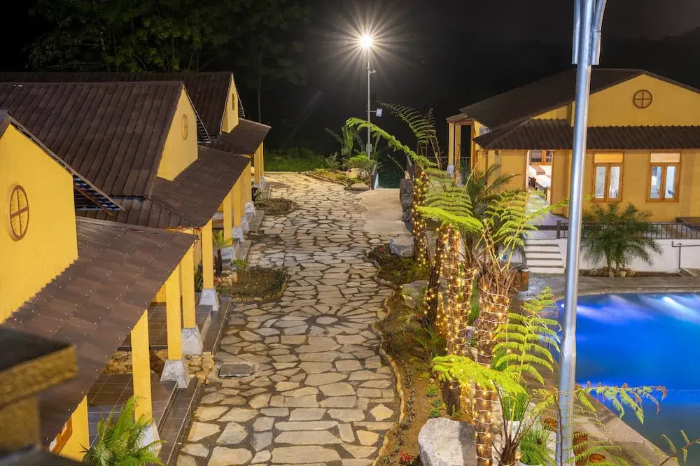 Sky Bay Lodge