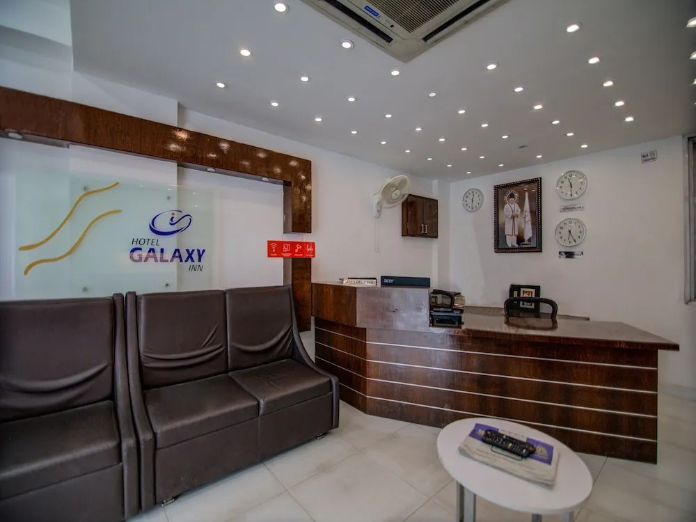 OYO 15108 Hotel Galaxy Inn