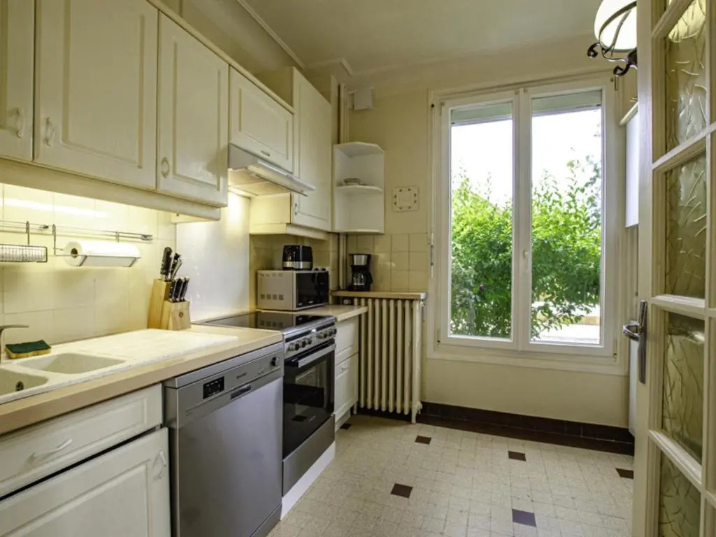 Gîte Saint-Julien-les-Villas, 3 pièces, 5 personnes - FR-1-543-215