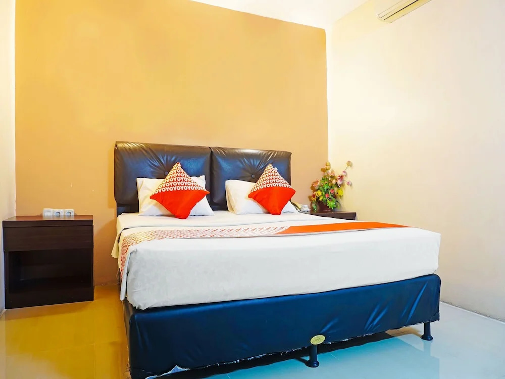RedDoorz Plus at Grand Populer Hotel Makassar