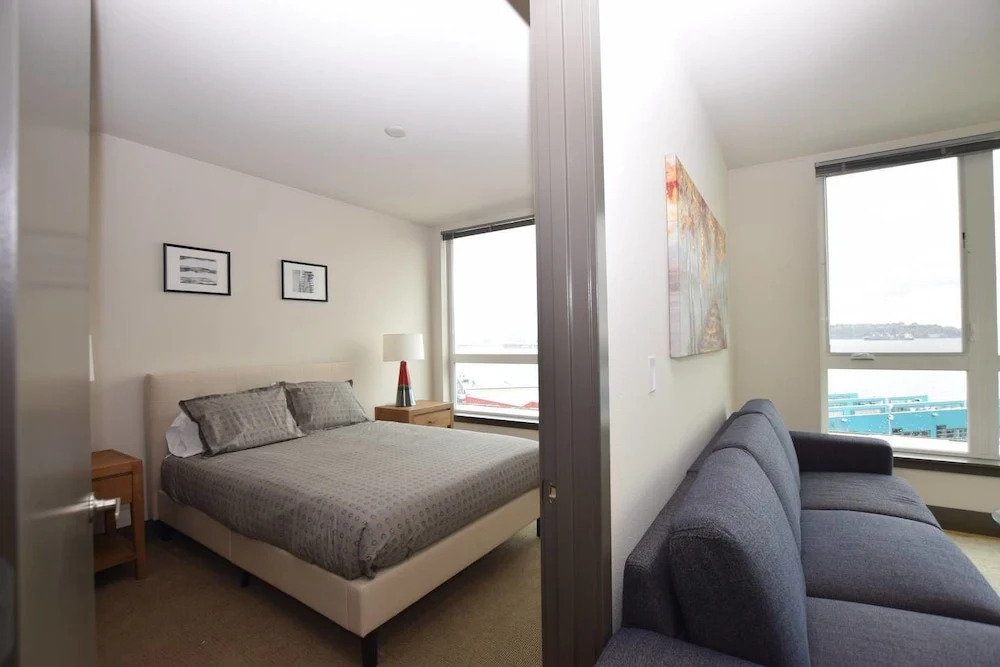 Belltown Pike Place Suites by Luxe Hubs