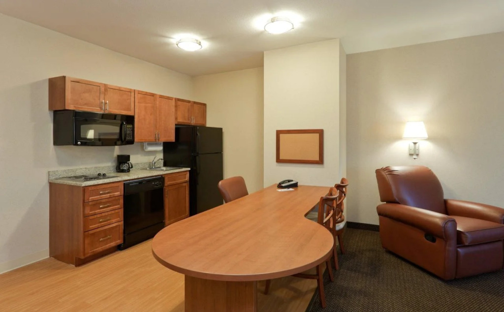 Candlewood Suites Enterprise by IHG