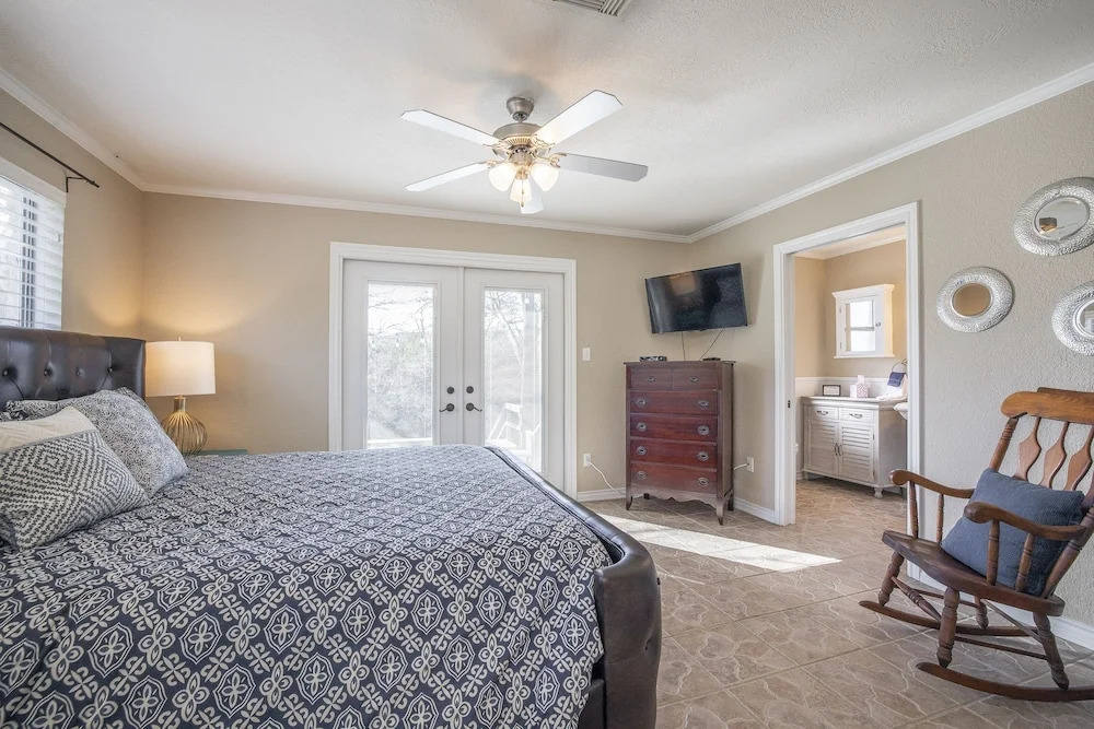 Maverick's River Haus 3 Bedrooms 3 Bathrooms Home