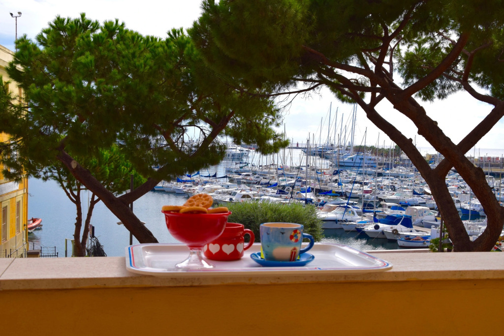Sunrise Apartment Seaview