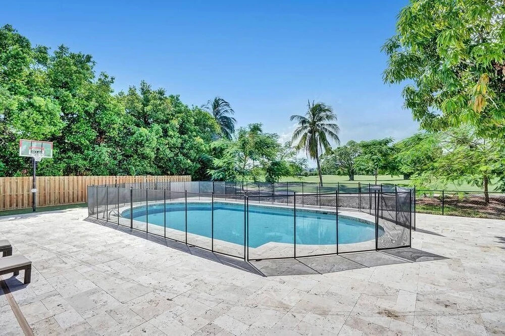 6 BR Home with Heated Pool & Golf View
