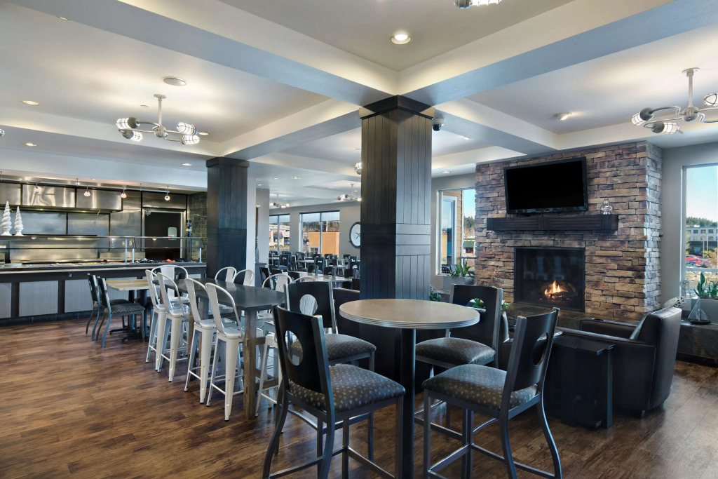 Oxford Suites Silverdale