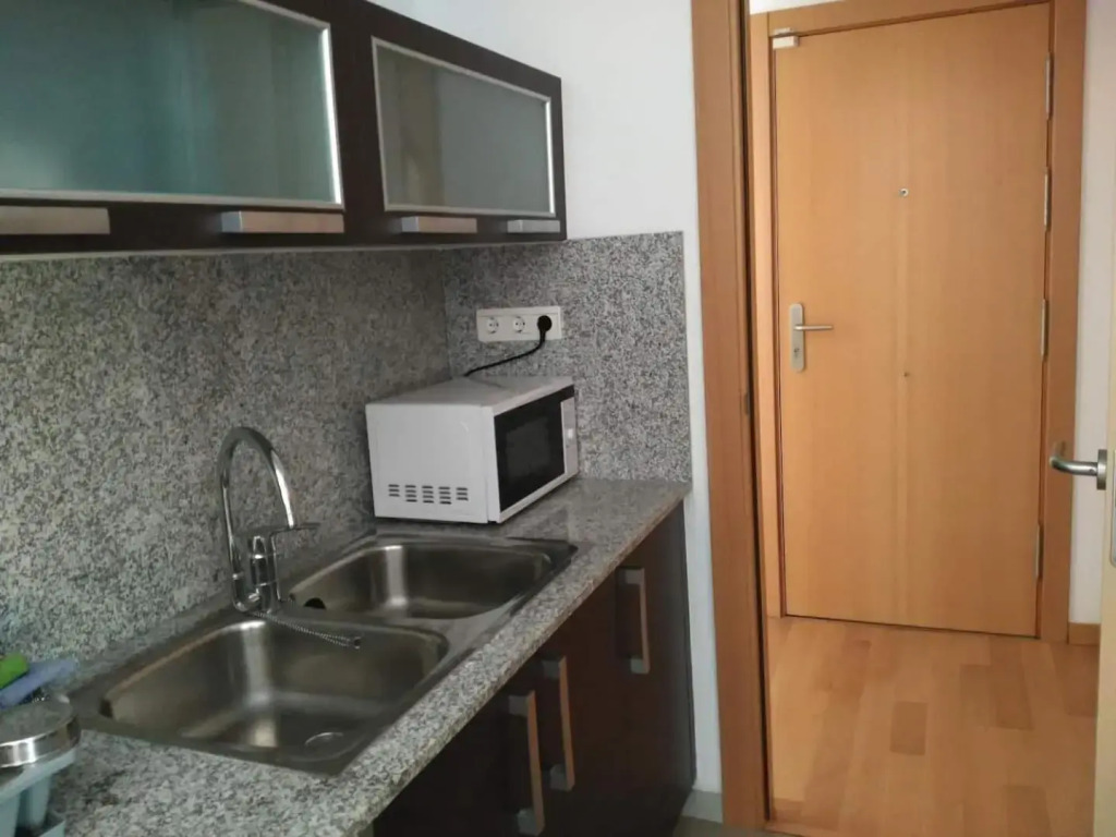 Stylish Flat, 2 Bathrooms And Swimmigpool!!
