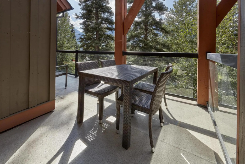 Star Suite -Luxurious condo with 3 fireplaces, and open Pool