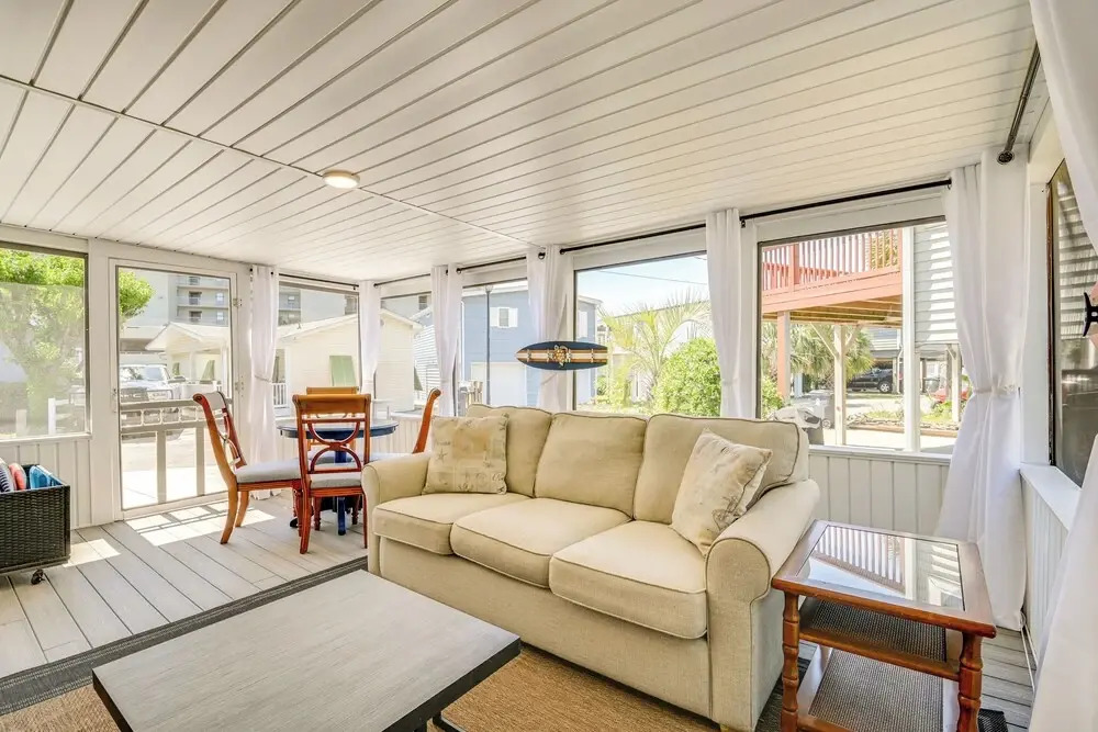 Walk to Ocean: Myrtle Beach Home w/ Screened Porch