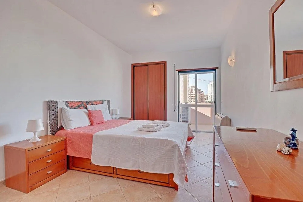 PRAIA DA ROCHA CENTRAL WITH POOL by HOMING