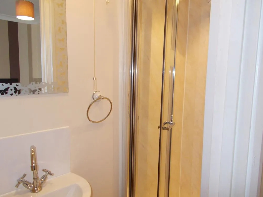 OYO Twins Palms Guest House