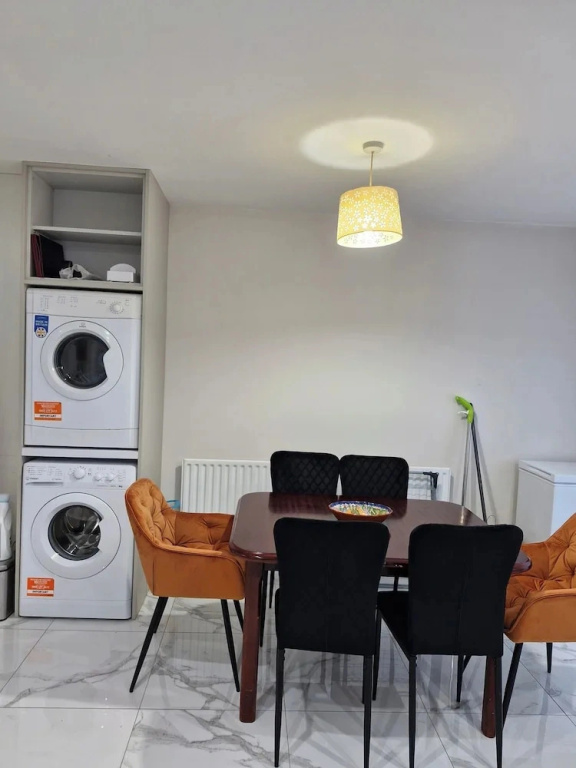 Townhouse in Belmullet, Mullet Peninsula, Sleeps 8