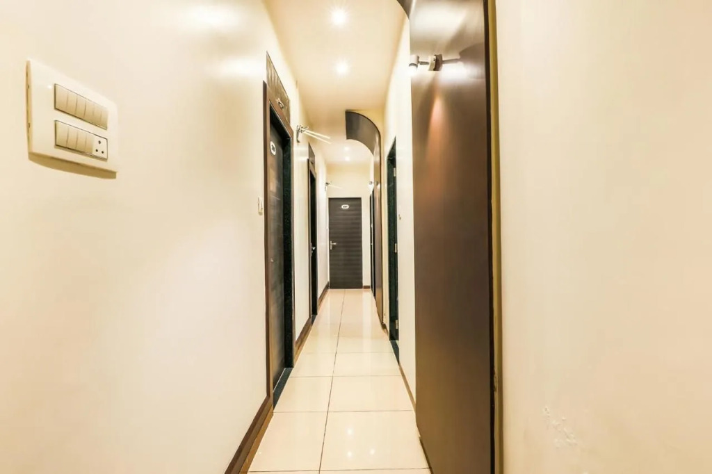 FabHotel Adore Inn