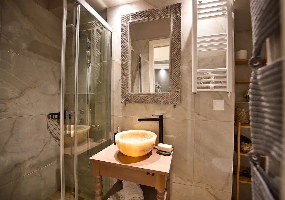 Rastoni Athens Suites near Acropolis at Tsatsou street
