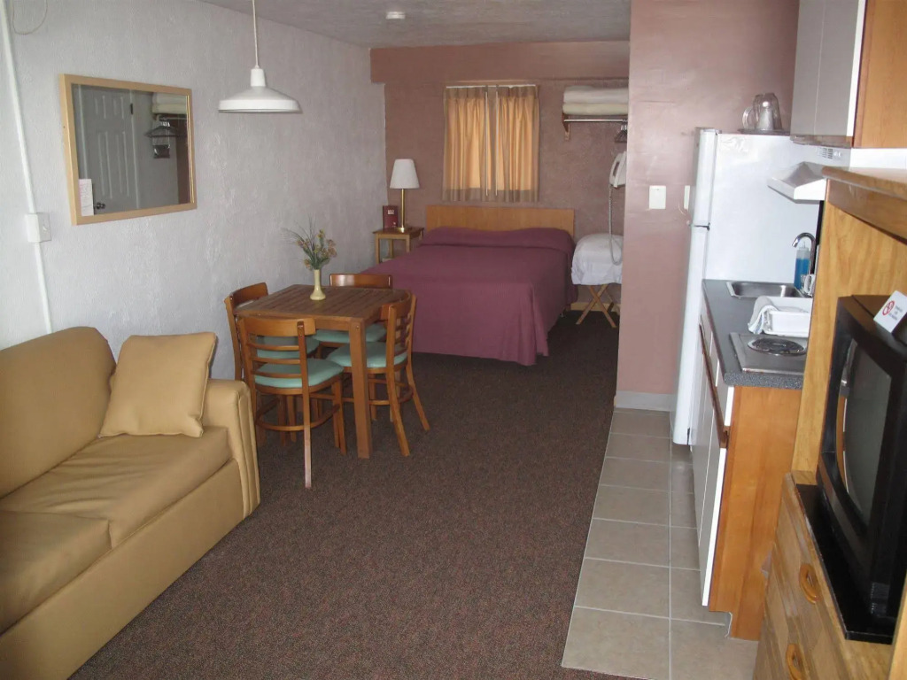 Pink Champagne Boutique Motel