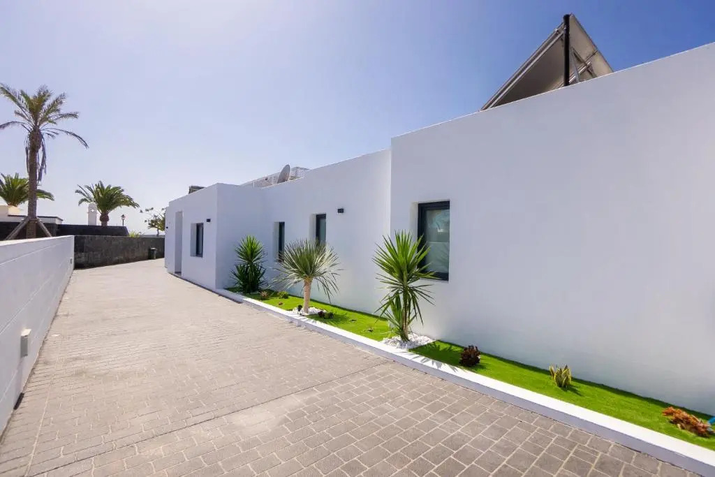 Sea Breeze Villas Lapa and Claca