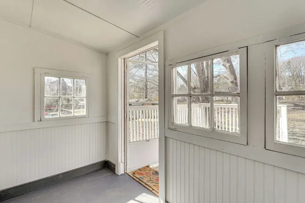 Close to Shops, Eats & Hospital: Roxboro Retreat