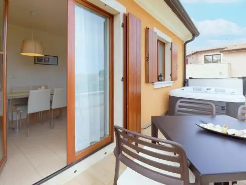 Apartment Enrico - Two Bedroom Apartment with Balcony