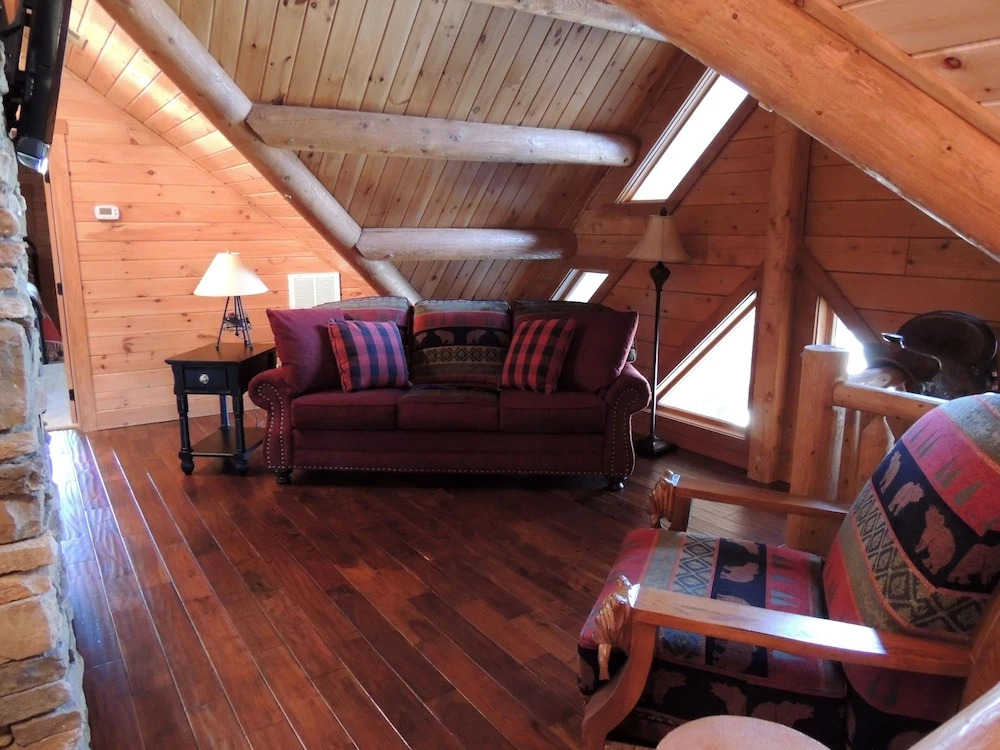 Bear Foot Lodge 4 Bedrooms 4.5 Bathrooms Cabin