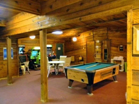 Lumberjack Inn