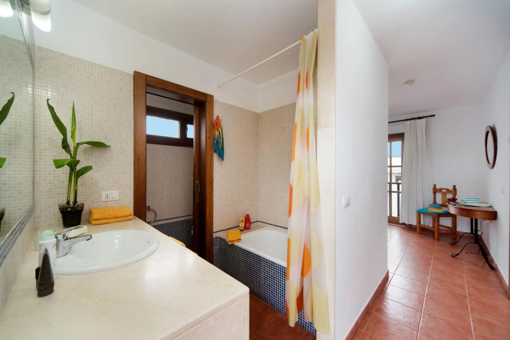 Villa Julianne 4 Heated Private Pool Walk to Beach A C Wifi Car Not Required - 2417