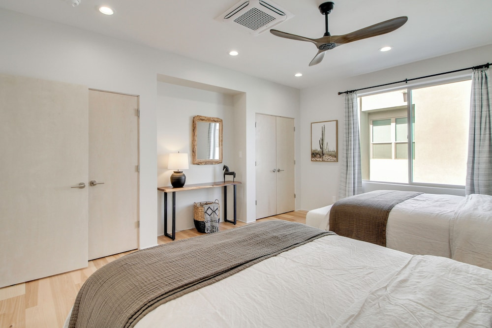 Sunnyside View: ABQ Home Near Old Town & Biopark!