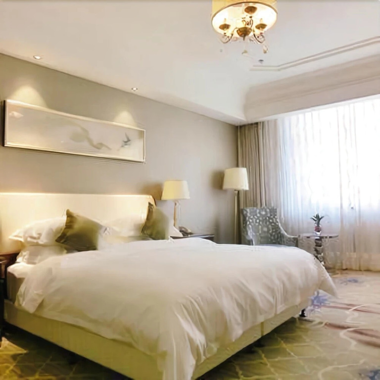 Longcheng Garden Hotel