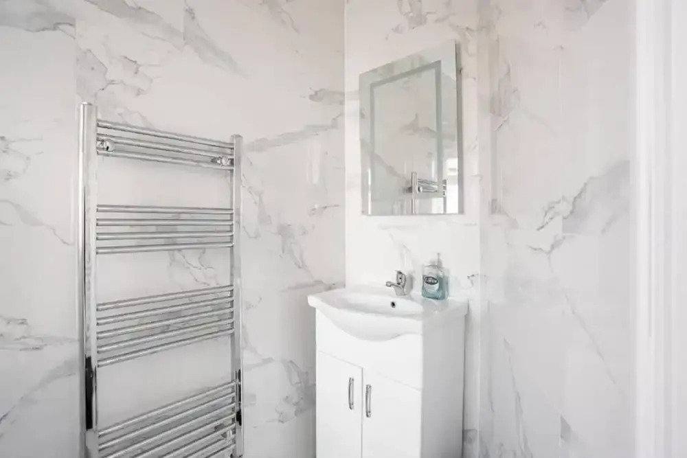 1 Bed-sleeps 4-free Parking-30 Min to Central Ldn