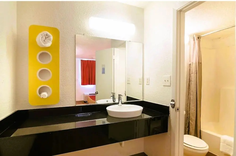 Motel 6 Mobile North