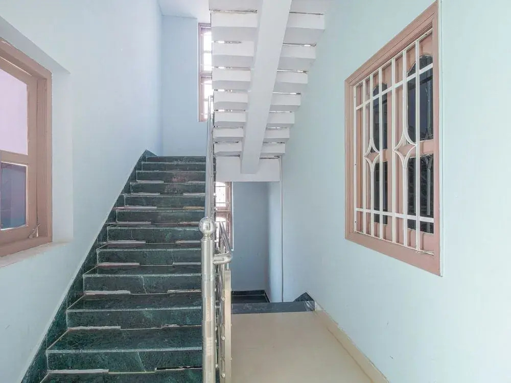 OYO Flagship 14294 De Rest