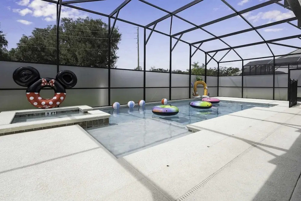 Family Villa w Pool Games n Themed Rooms