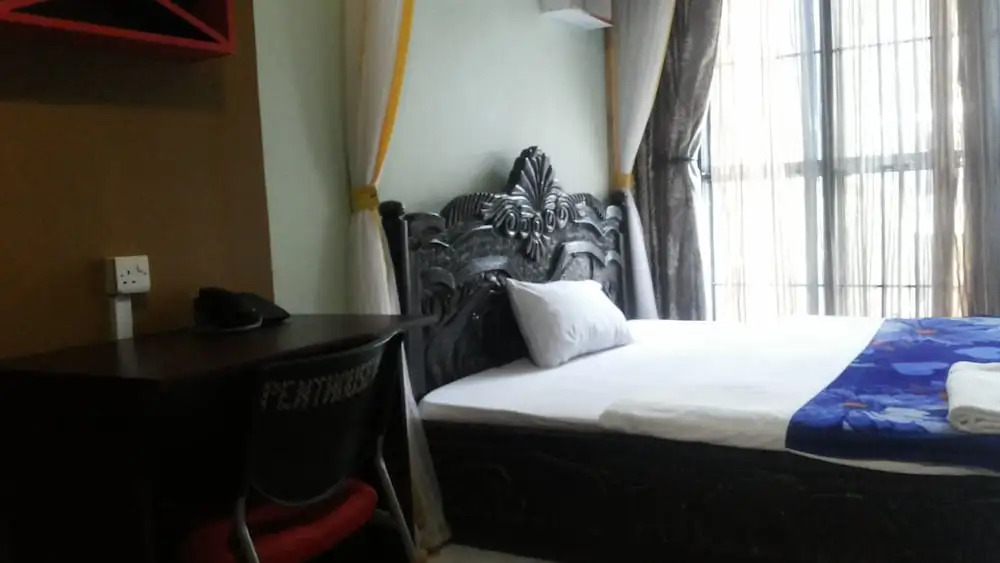Penthouse Inn