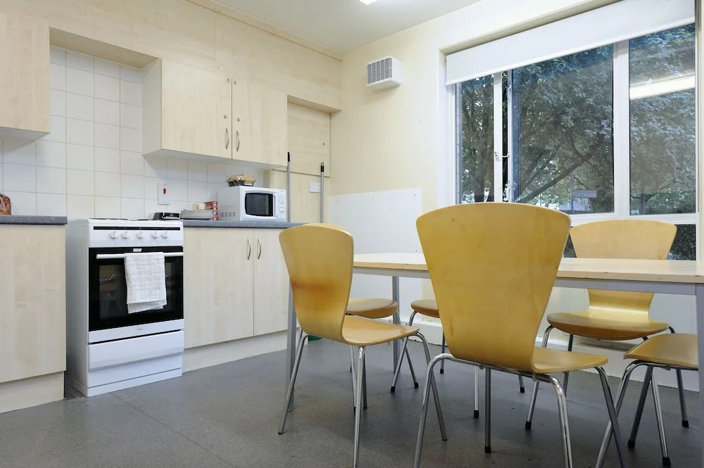 En Suite Rooms COLINDALE SK