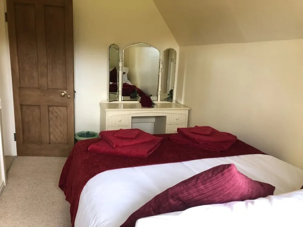 Beautiful 3 Bedroomed Cotswolds Farmhouse