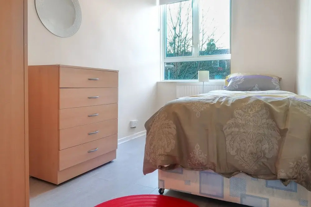 OLD Church Road - Deluxe Single Guest Room 2