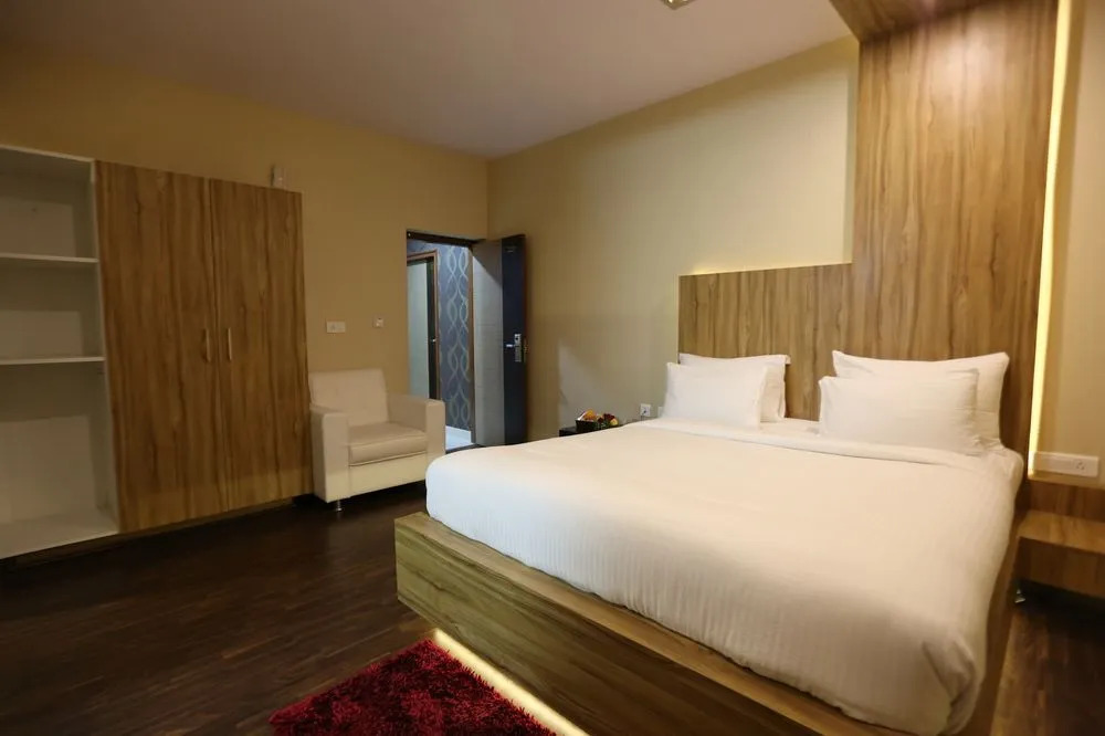 FabHotel Grand Savoury Suites