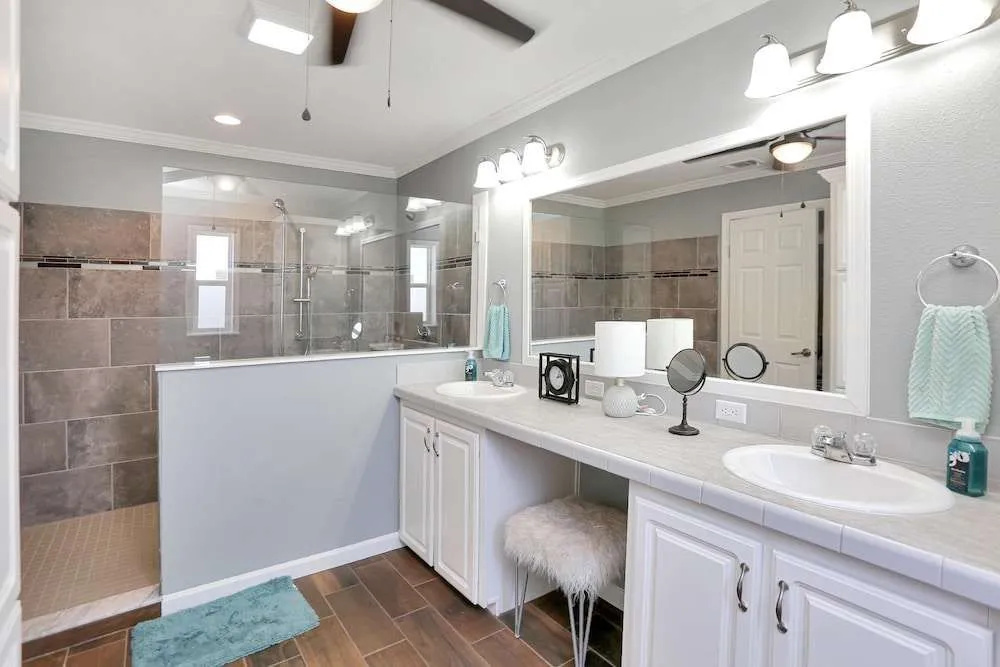 Salty Breeze by Pristine Property Vacation Rentals