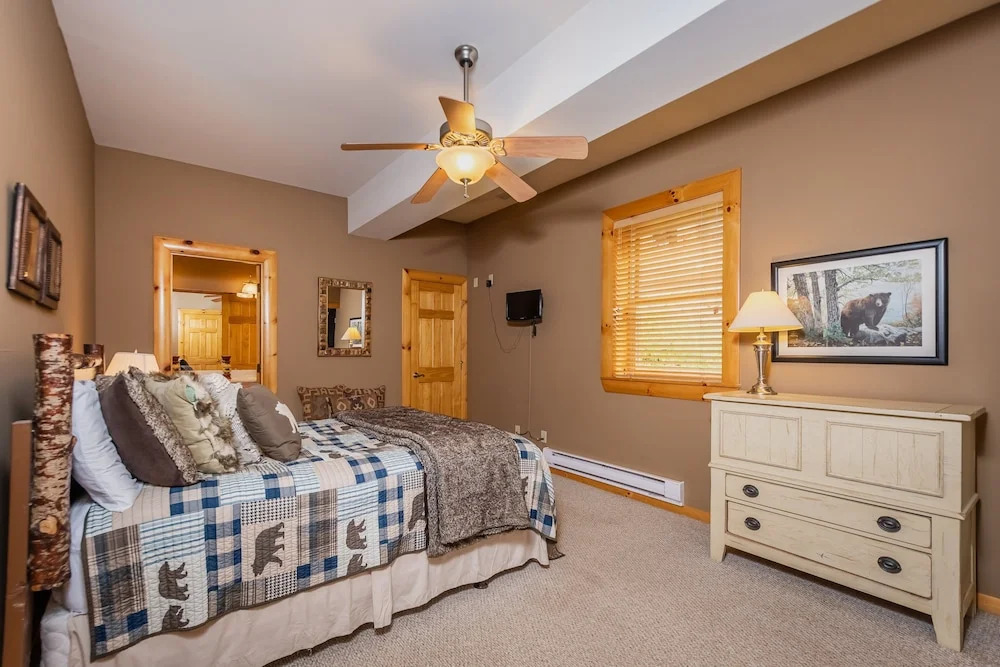 Bear Hollow Lodge