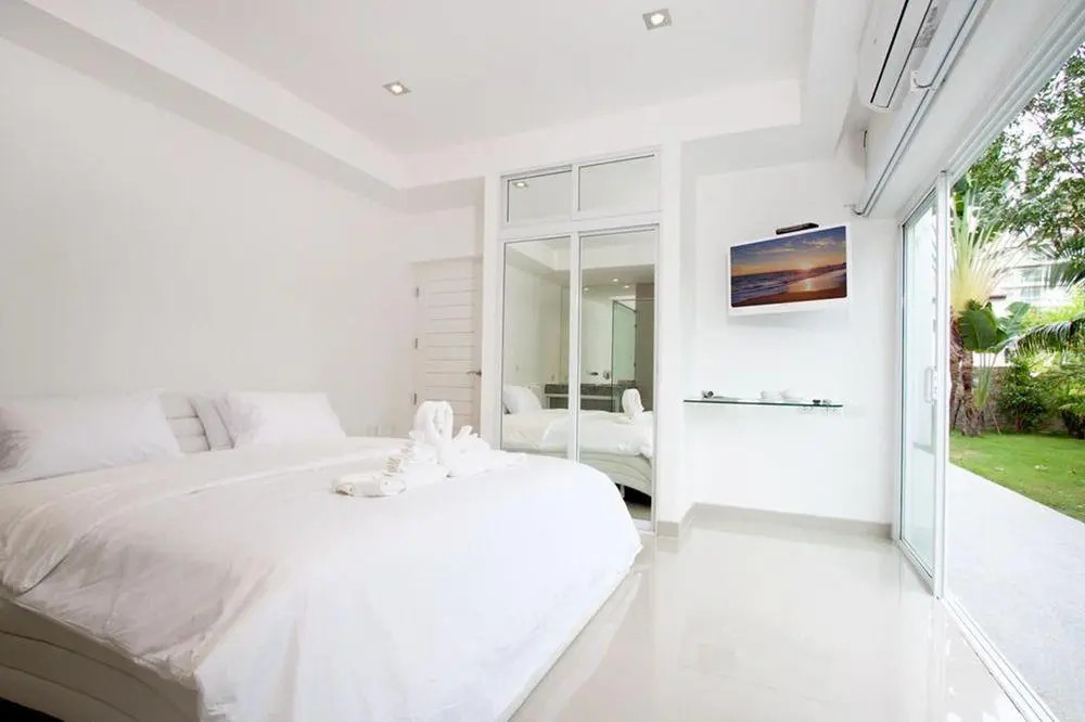 Na Jomtien Beachfront Villa